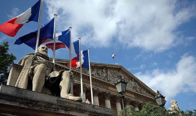 French government seeks to disband far-right, far-left