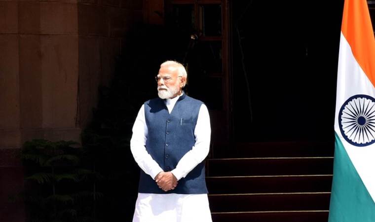 Indian premier calls for de-escalation in Middle East