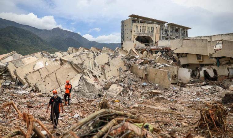 Death toll from Venezuela earthquakes rises to 5,208 Death toll from Venezuela earthquakes rises to 5,208