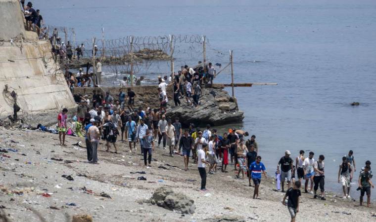 Spanish premier urges EU action, solidarity over Ceuta Spanish premier urges EU action, solidarity over Ceuta