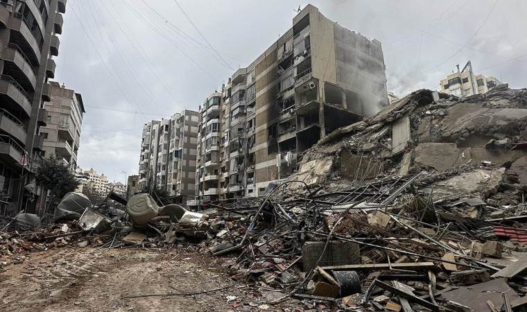 Israeli warplanes target home in southern Lebanon Israeli warplanes target home in southern Lebanon