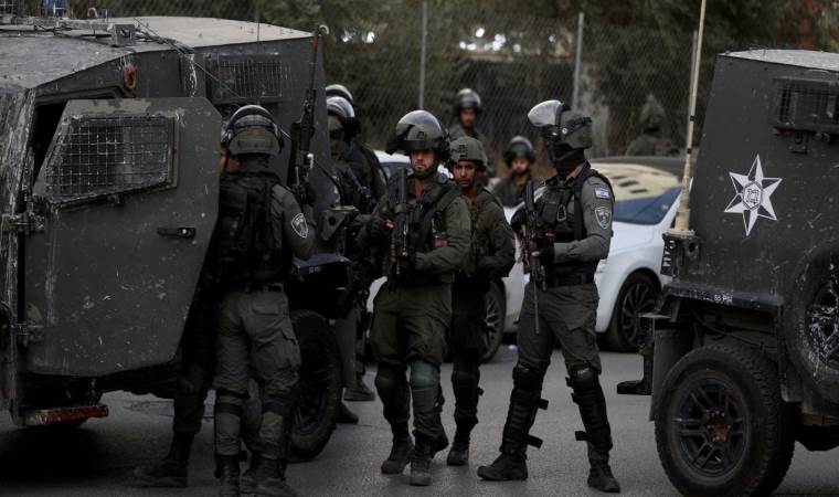 Israeli occupier kills Palestinian teenager outside his Israeli occupier kills Palestinian teenager outside his