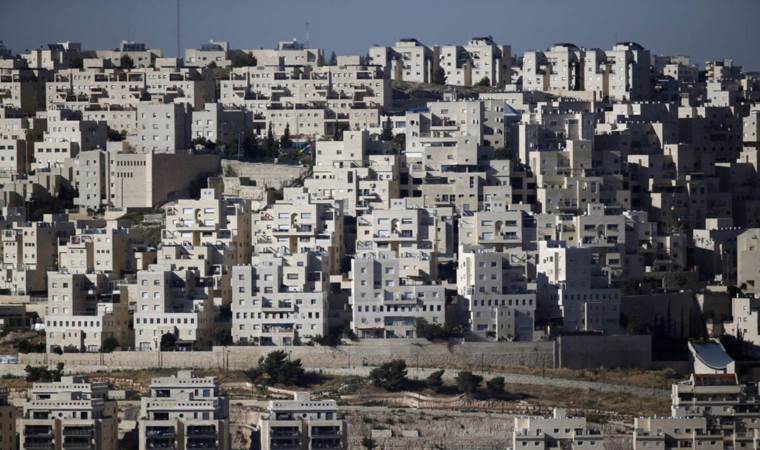 Israeli occupiers begin moving into new illegal