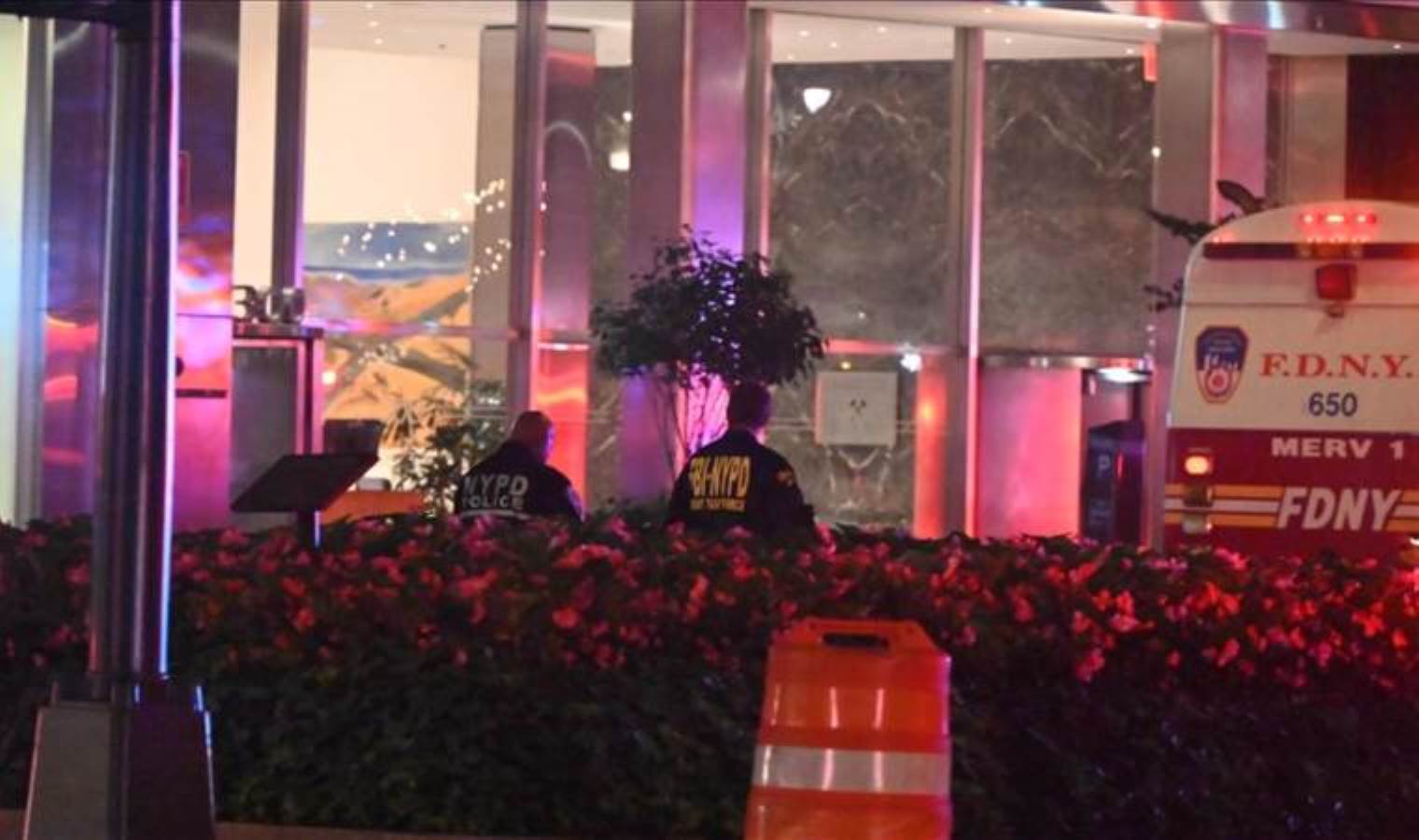 4 people killed, including police officer, in New York City shooting